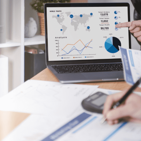 an accounting virtual receptionist doing her job